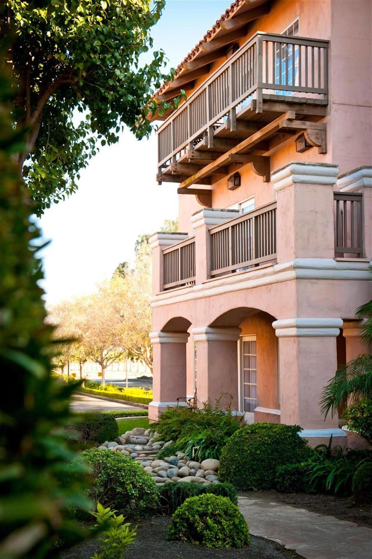 Harris Ranch Inn And Restaurant Huron Dış mekan fotoğraf
