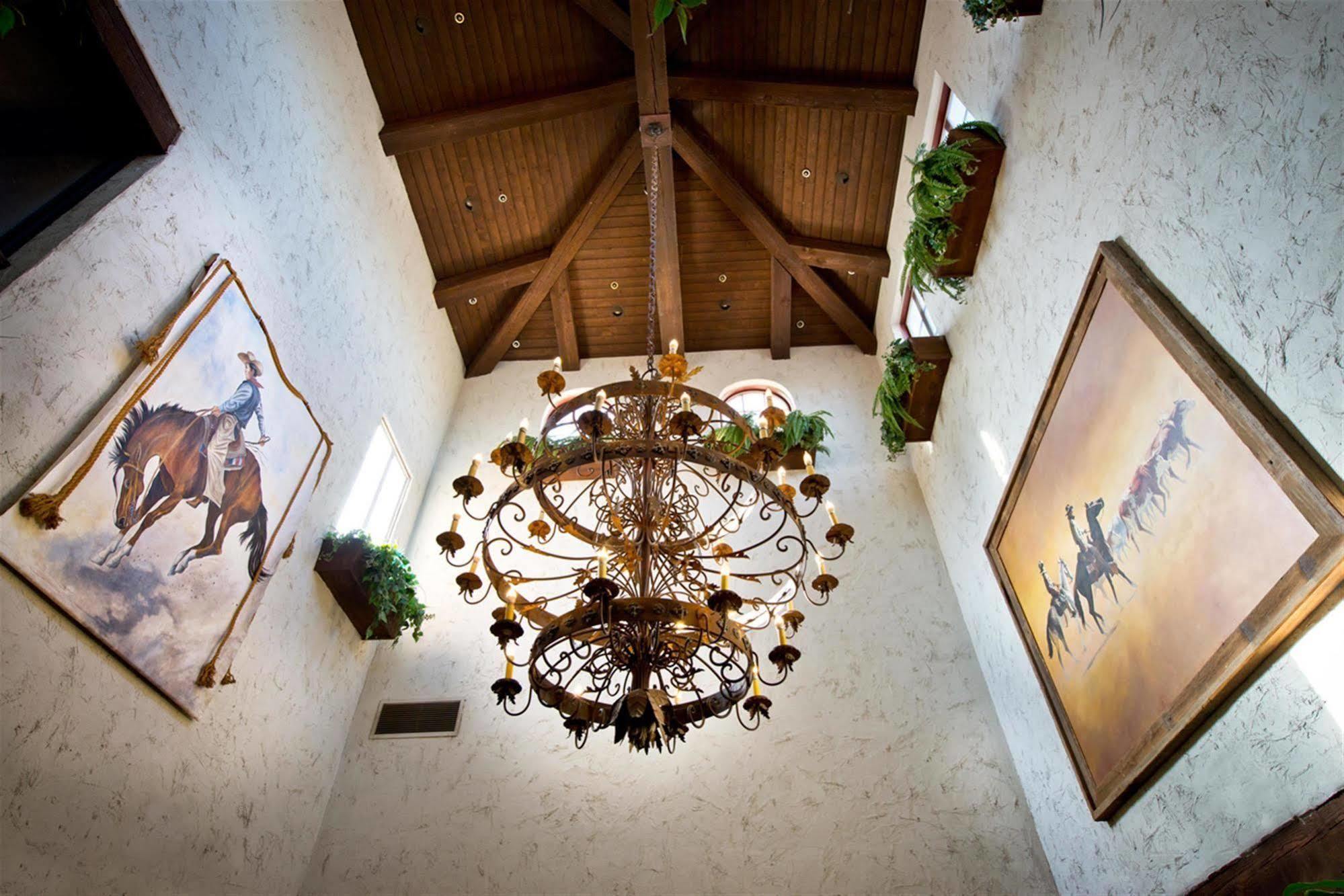 Harris Ranch Inn And Restaurant Huron Dış mekan fotoğraf