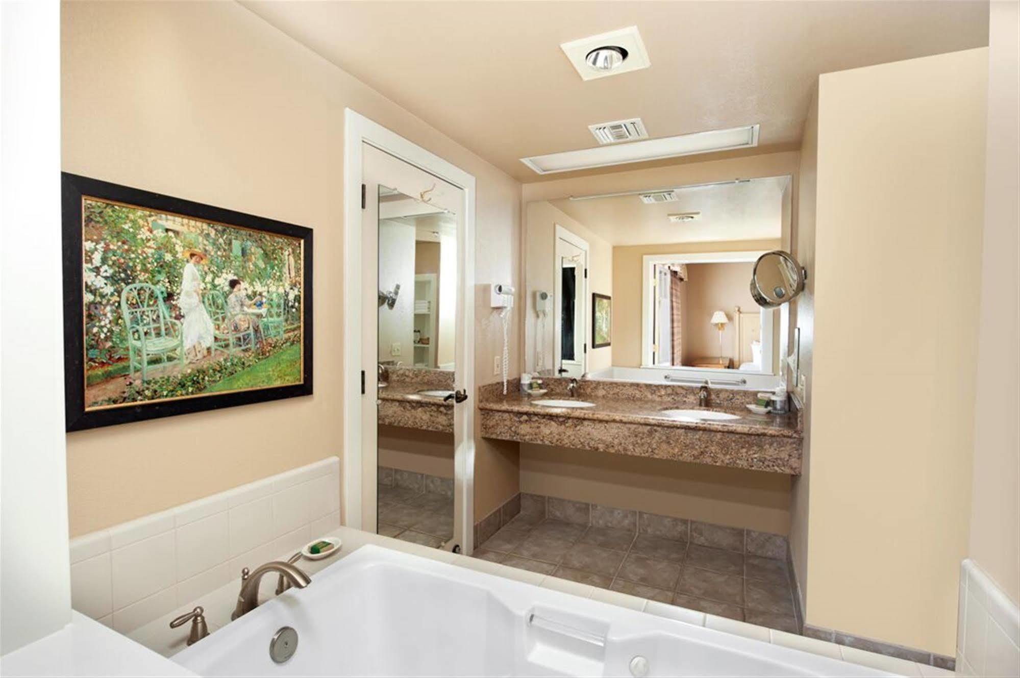 Harris Ranch Inn And Restaurant Huron Dış mekan fotoğraf