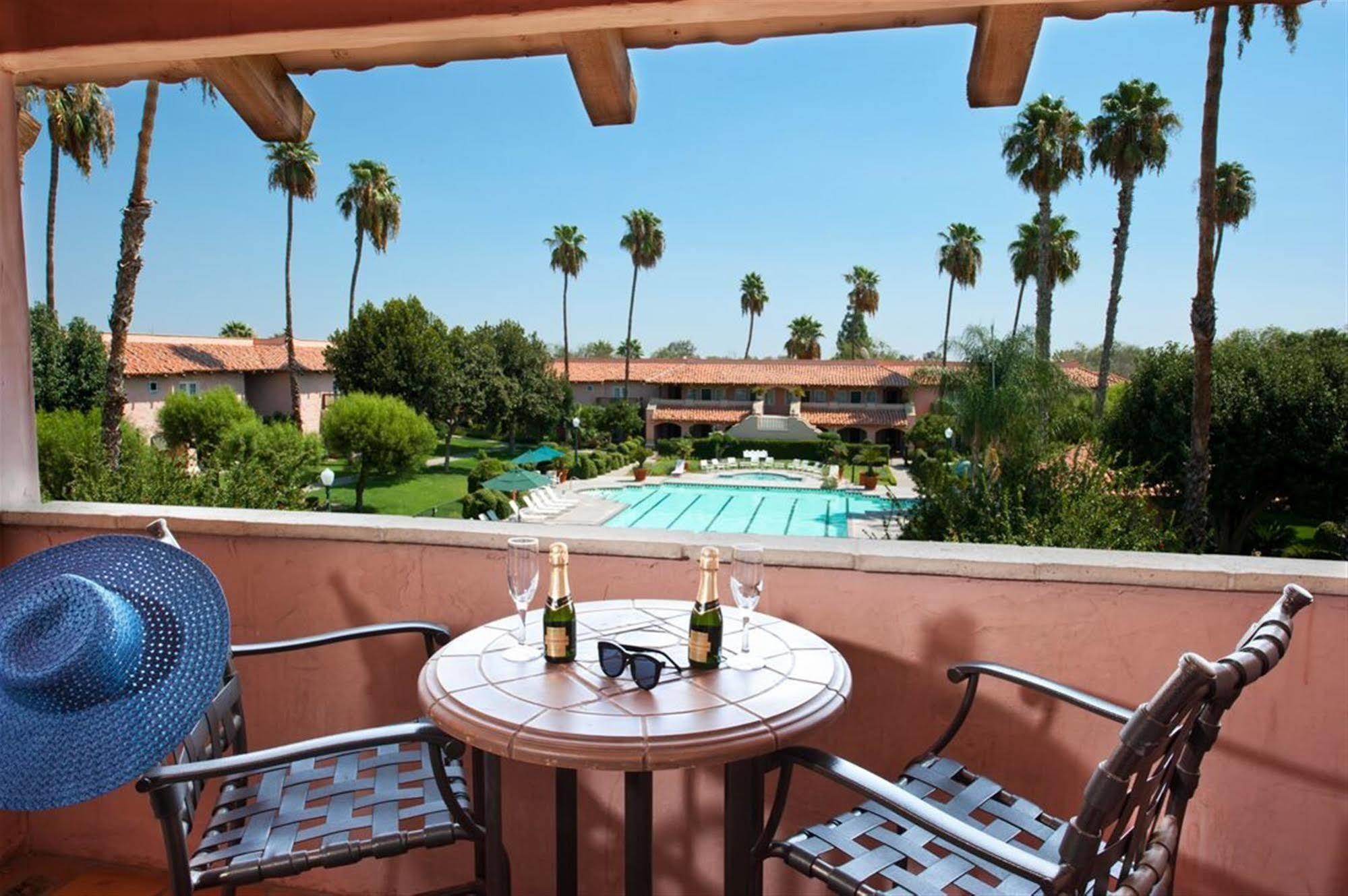 Harris Ranch Inn And Restaurant Huron Dış mekan fotoğraf