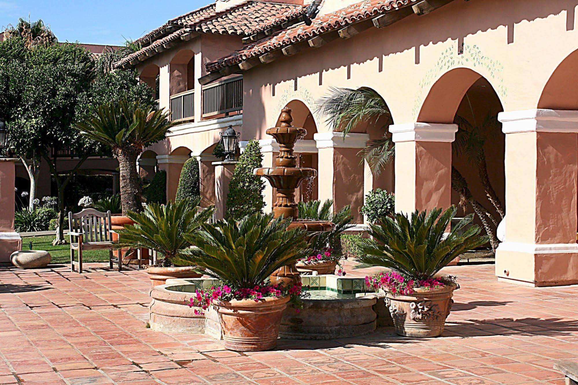 Harris Ranch Inn And Restaurant Huron Dış mekan fotoğraf